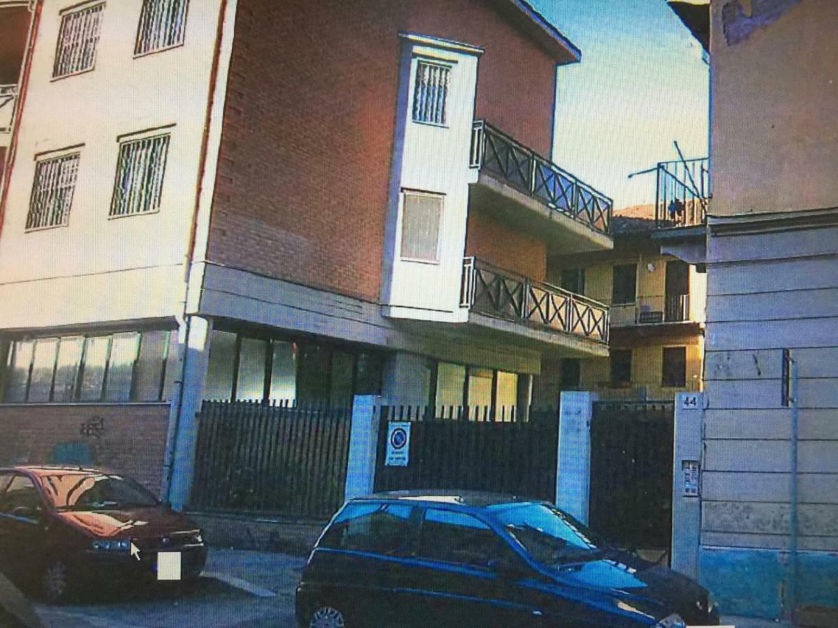 Central Low Cost Турин Экстерьер фото